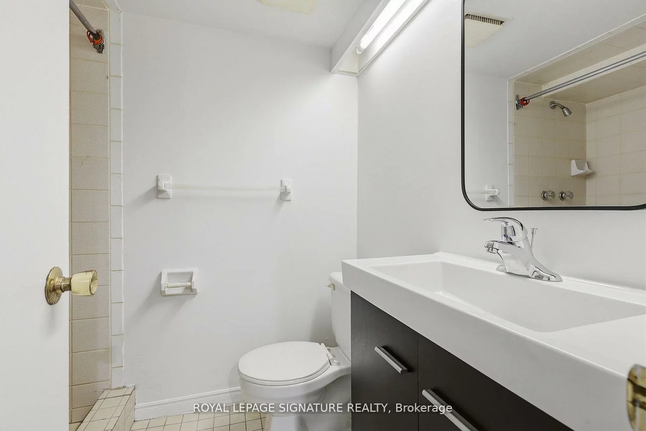 53, Juliet, Keelesdale-Eglinton West, Toronto