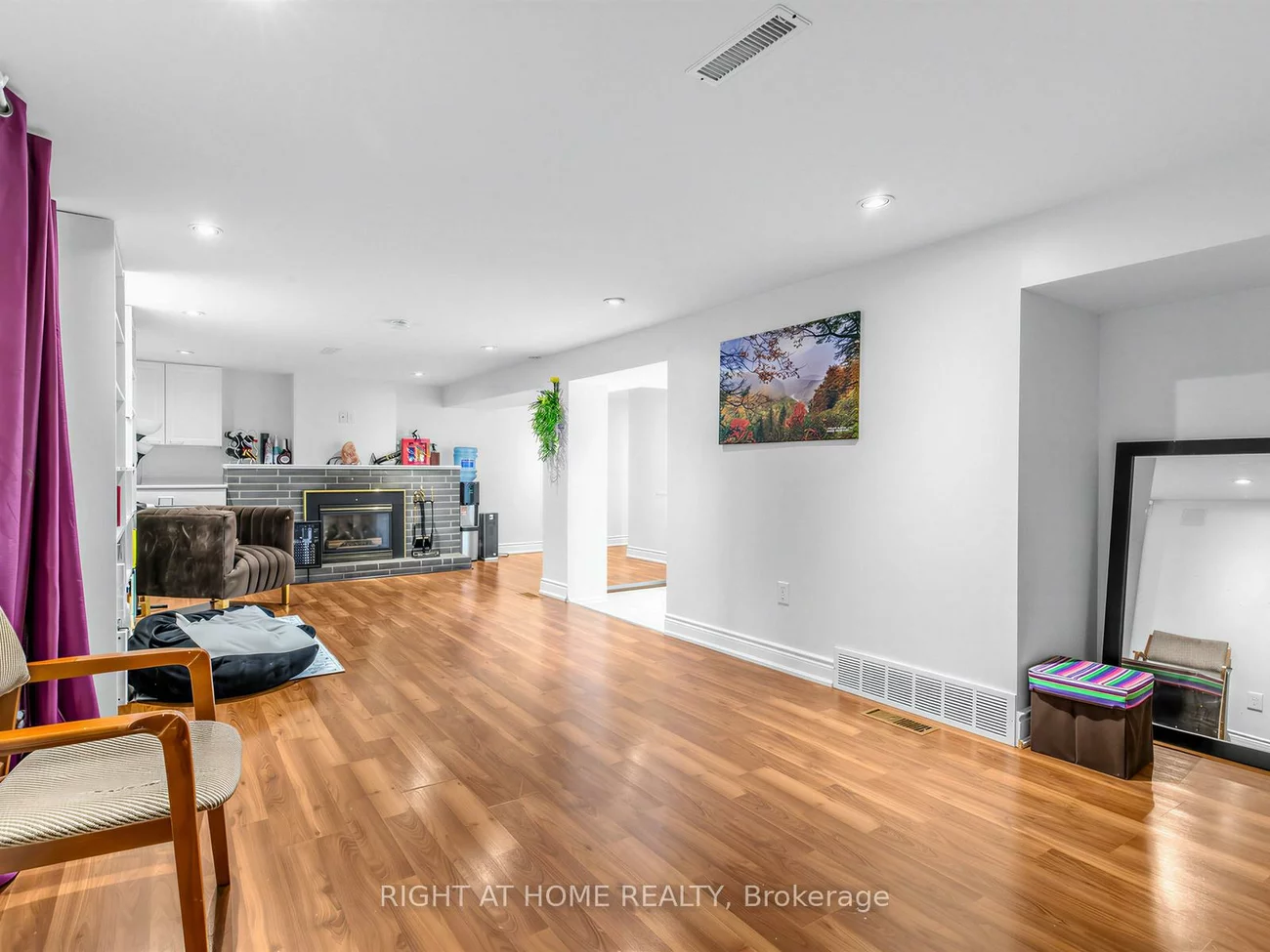 85, Flamborough, Brookhaven-Amesbury, Toronto