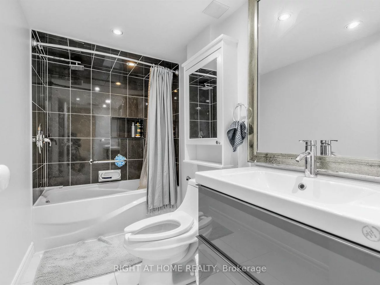 85, Flamborough, Brookhaven-Amesbury, Toronto