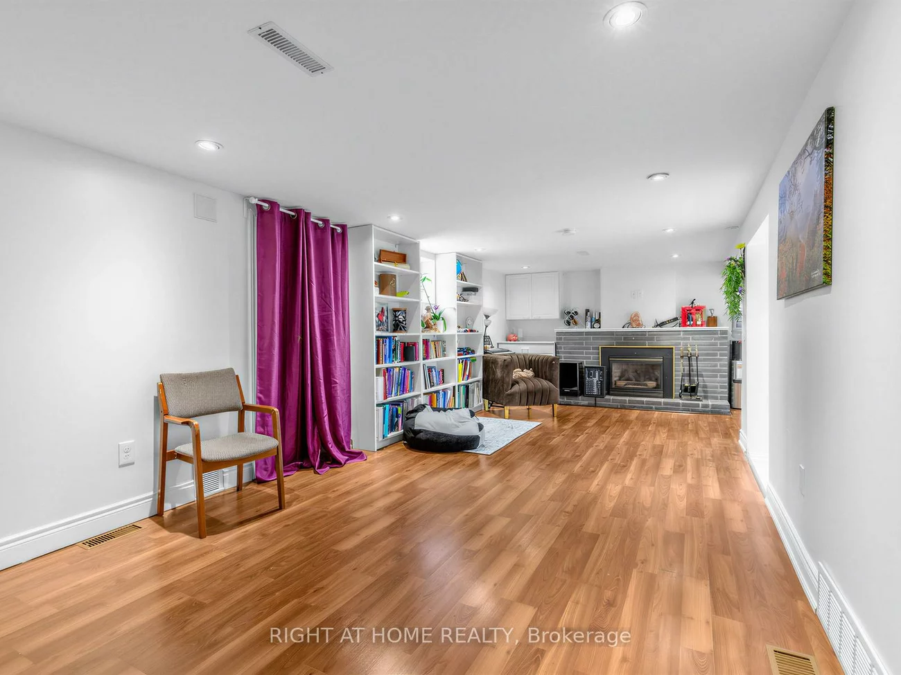 85, Flamborough, Brookhaven-Amesbury, Toronto
