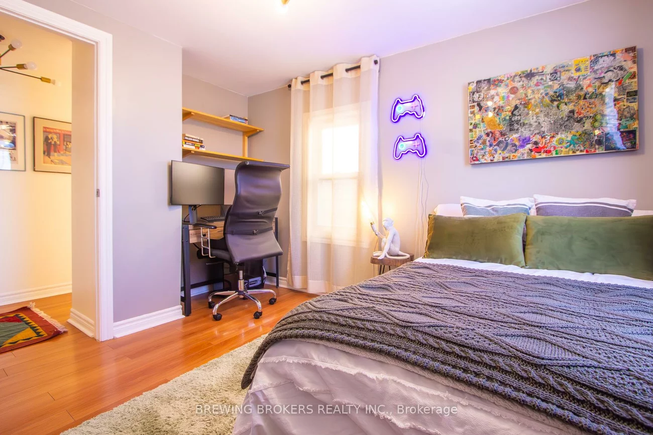 72, Thirteenth, New Toronto, Toronto