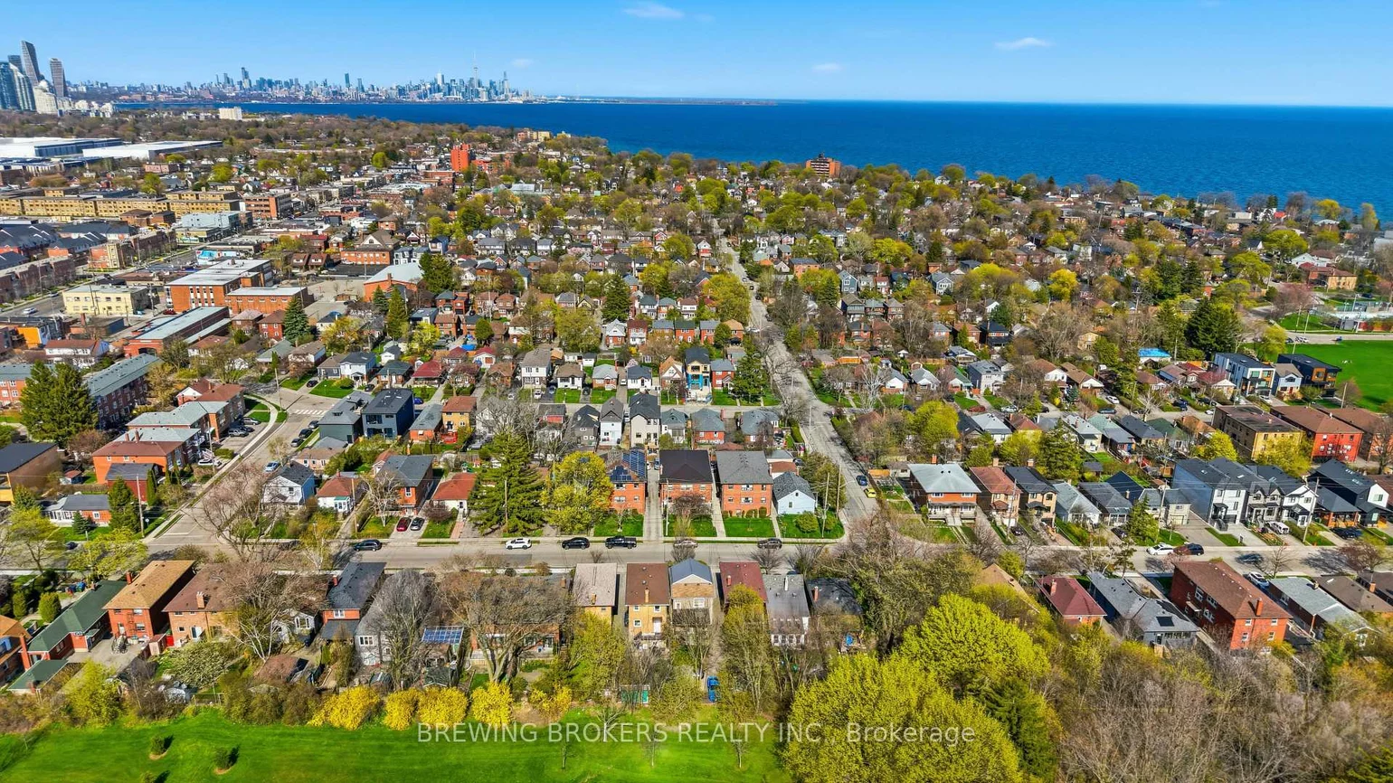72, Thirteenth, New Toronto, Toronto