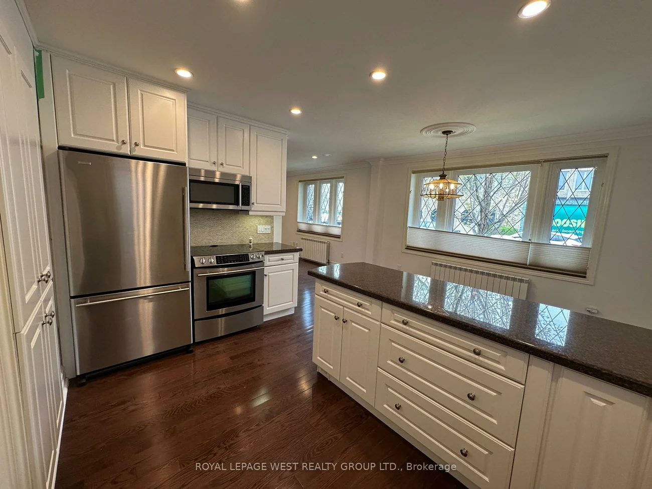 27, Mossom, High Park-Swansea, Toronto