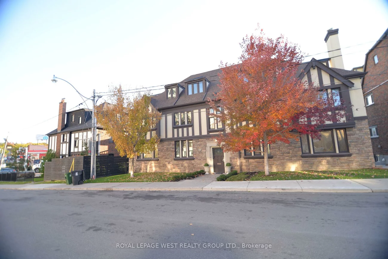 27, Mossom, High Park-Swansea, Toronto