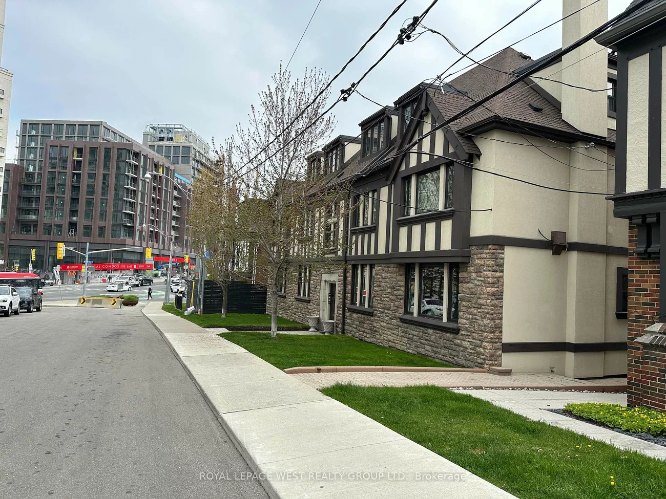 27, Mossom, High Park-Swansea, Toronto