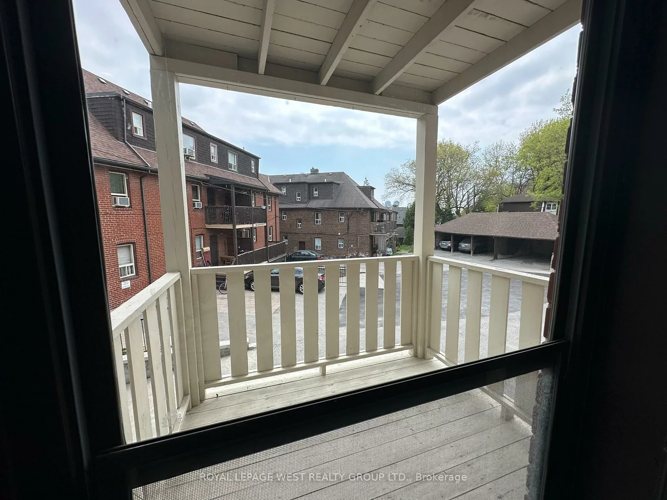 27, Mossom, High Park-Swansea, Toronto