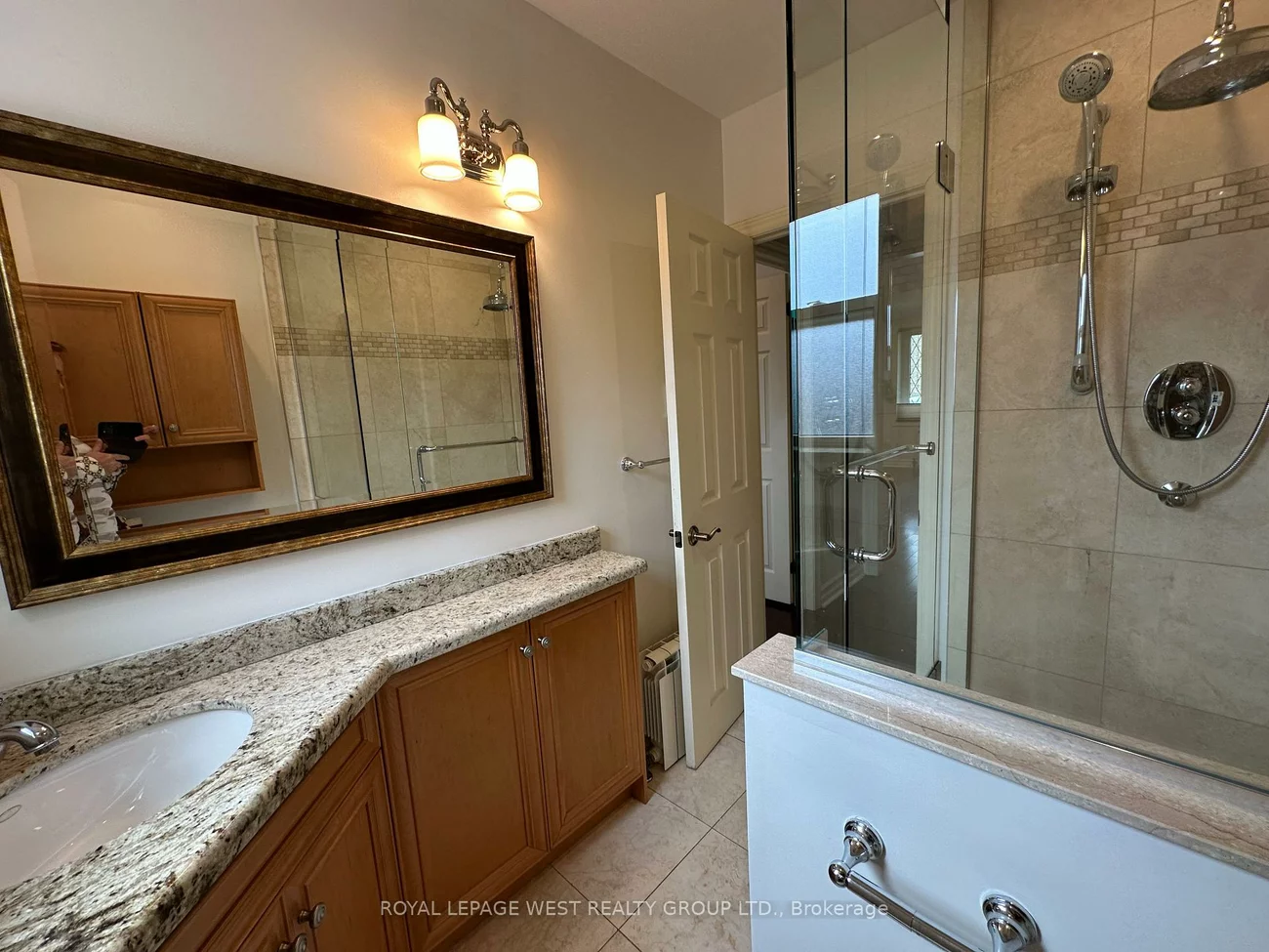 27, Mossom, High Park-Swansea, Toronto