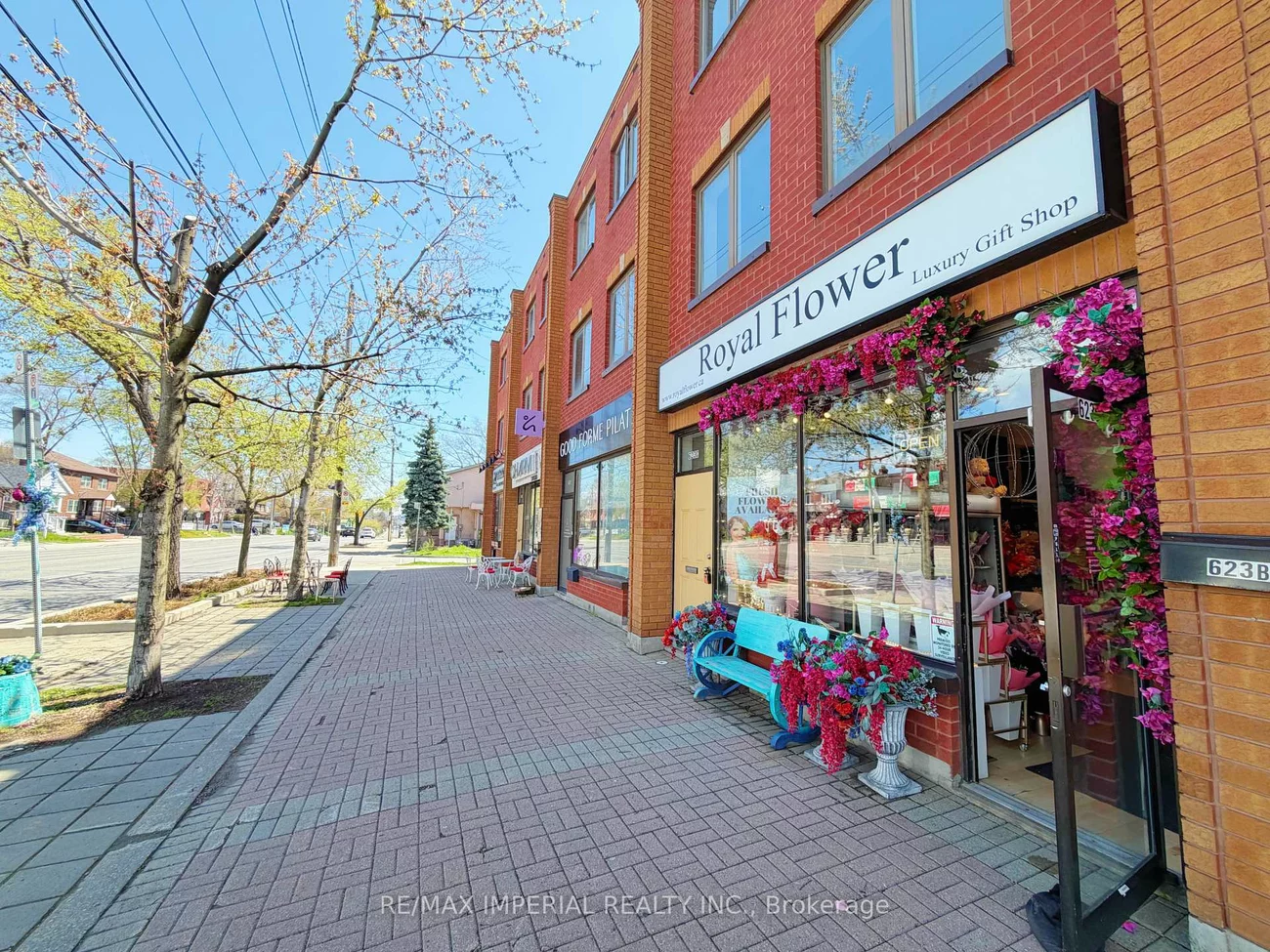 623-623A, The Queensway, Stonegate-Queensway, Toronto