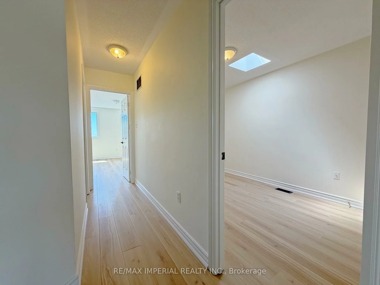 623-623A, The Queensway, Stonegate-Queensway, Toronto