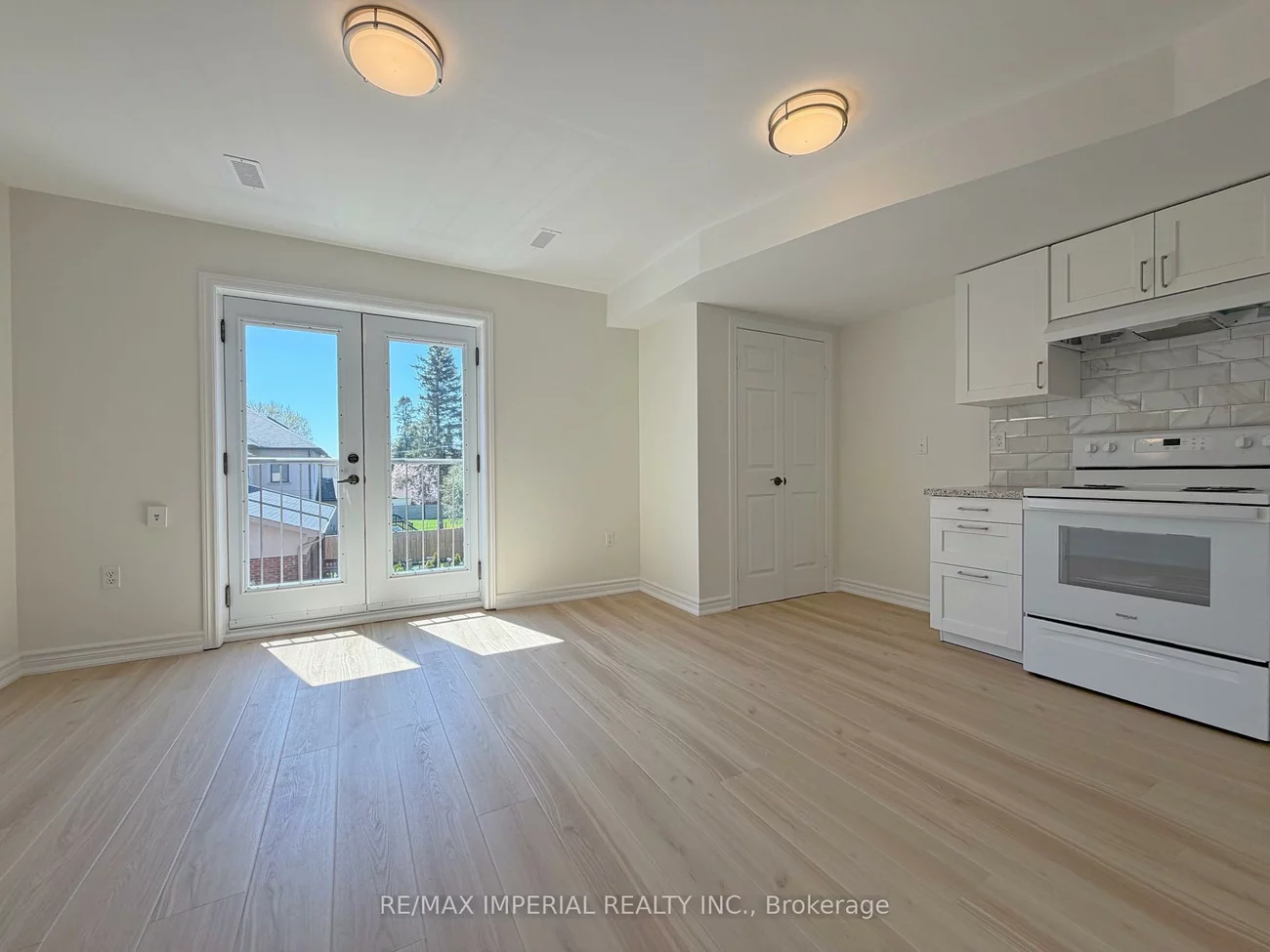 623-623A, The Queensway, Stonegate-Queensway, Toronto