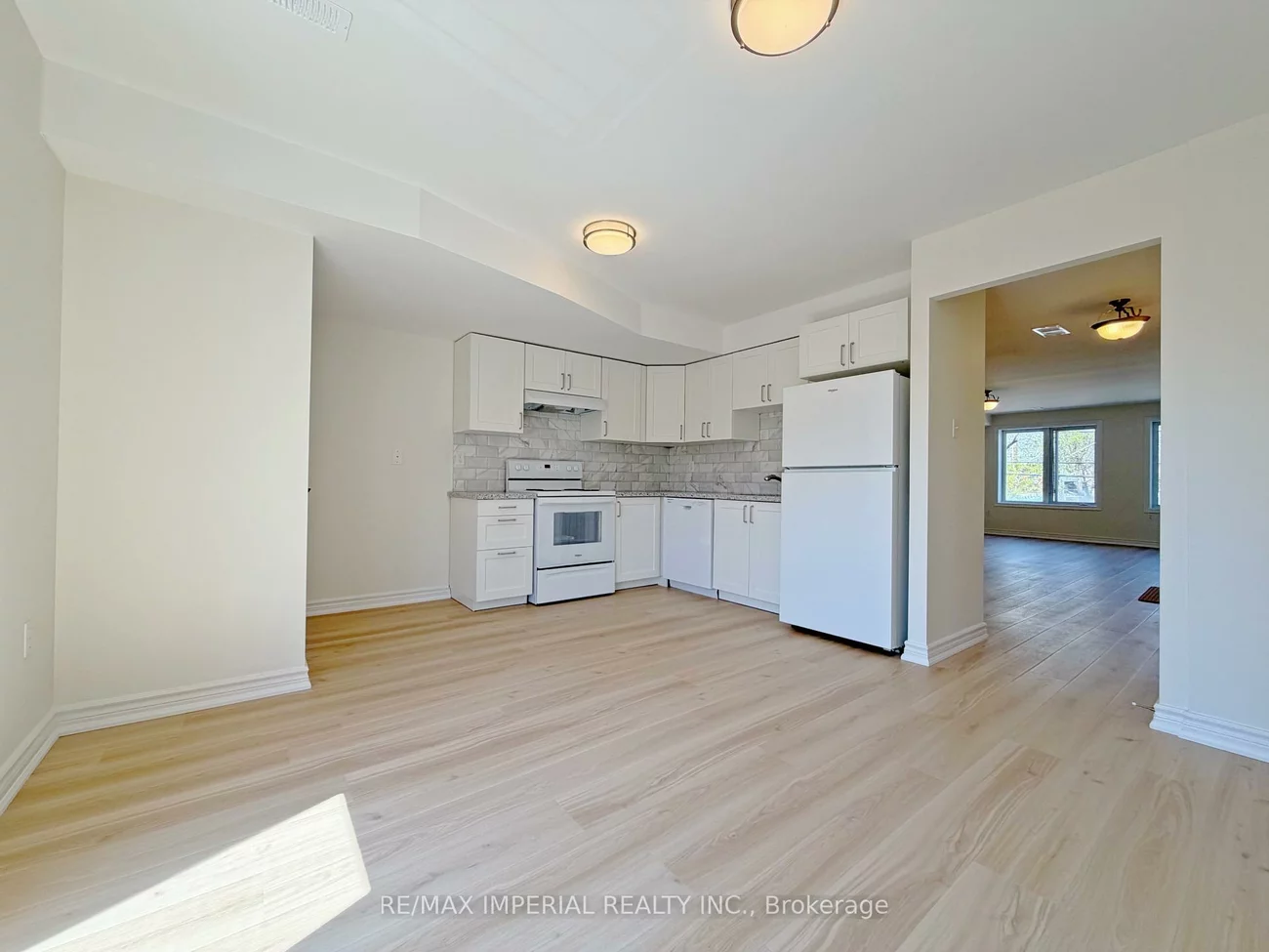 623-623A, The Queensway, Stonegate-Queensway, Toronto