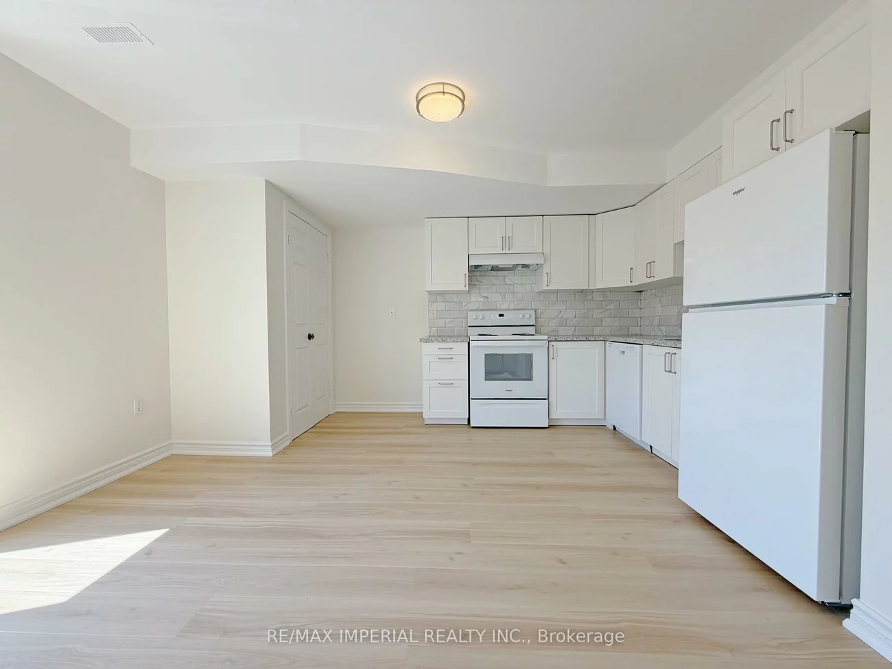 623-623A, The Queensway, Stonegate-Queensway, Toronto