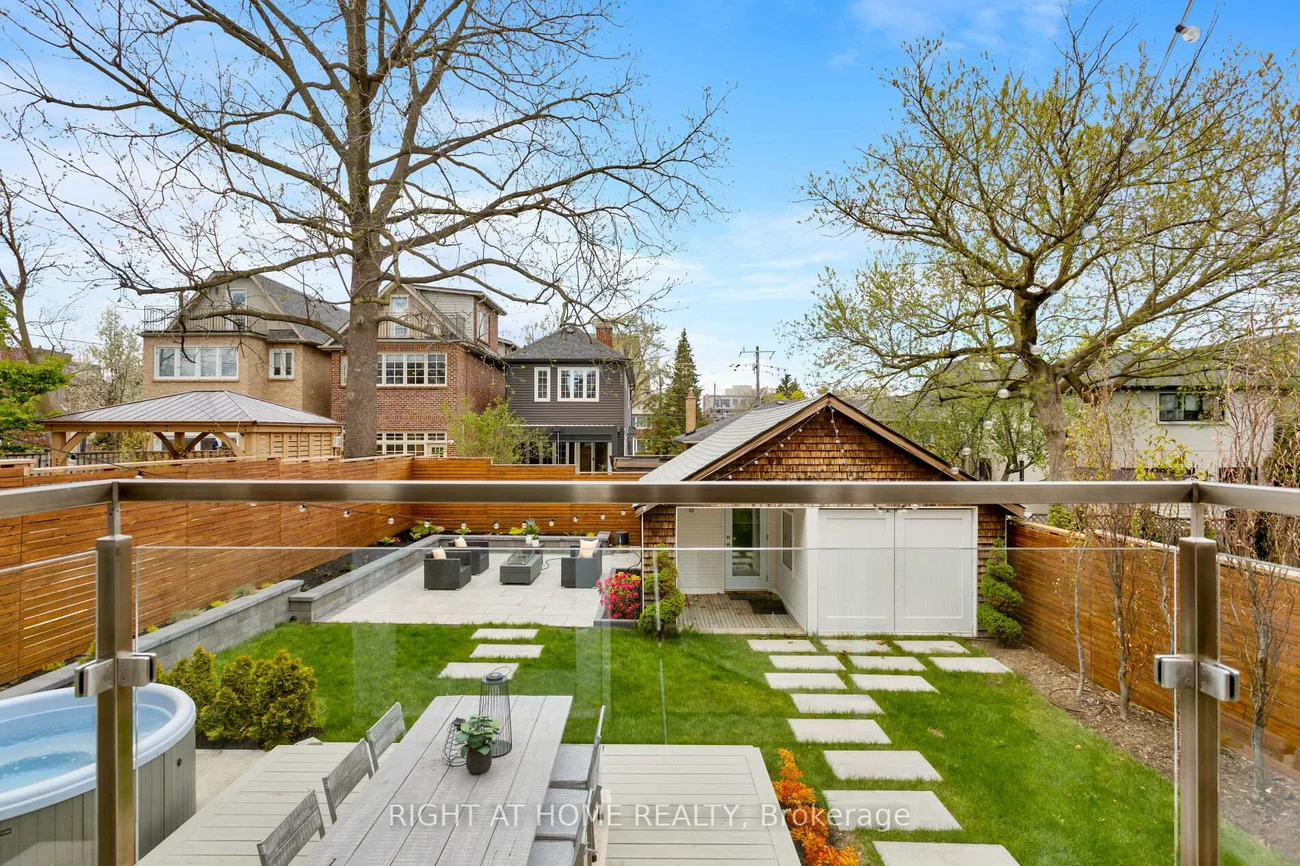 16, Marquis, Kingsway South, Toronto