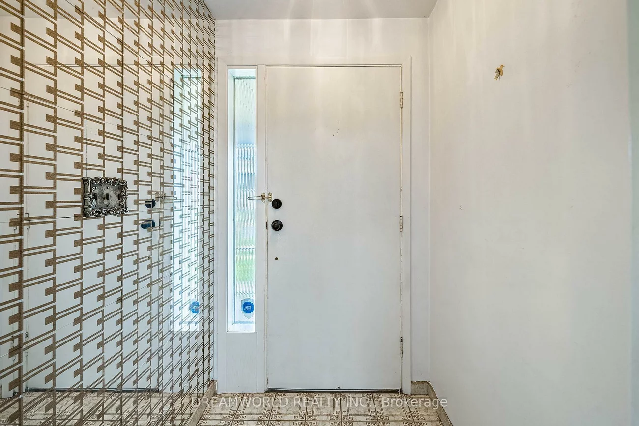 169, Grandravine, York University Heights, Toronto