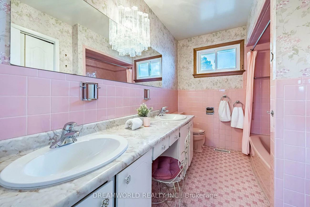 169, Grandravine, York University Heights, Toronto