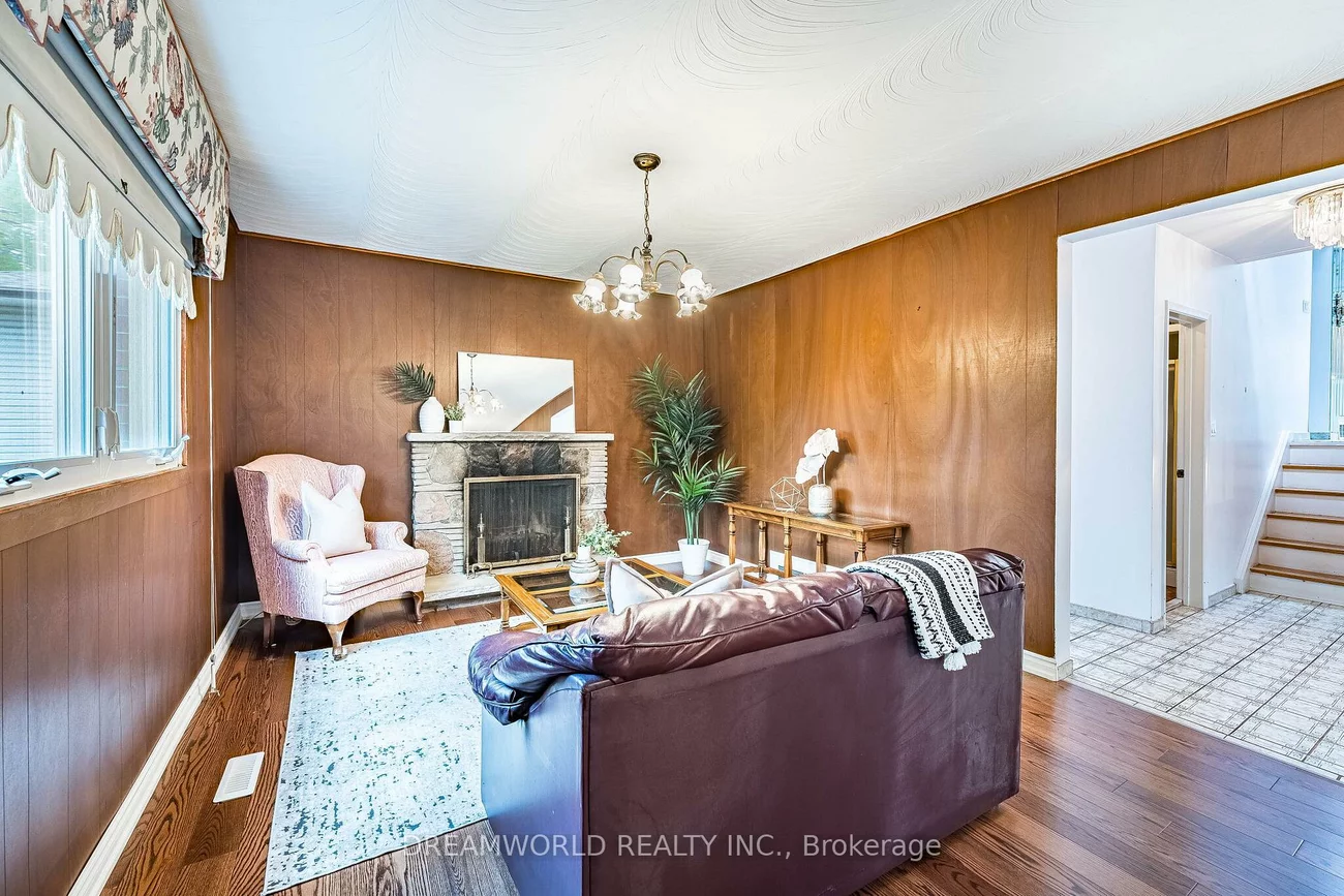 169, Grandravine, York University Heights, Toronto