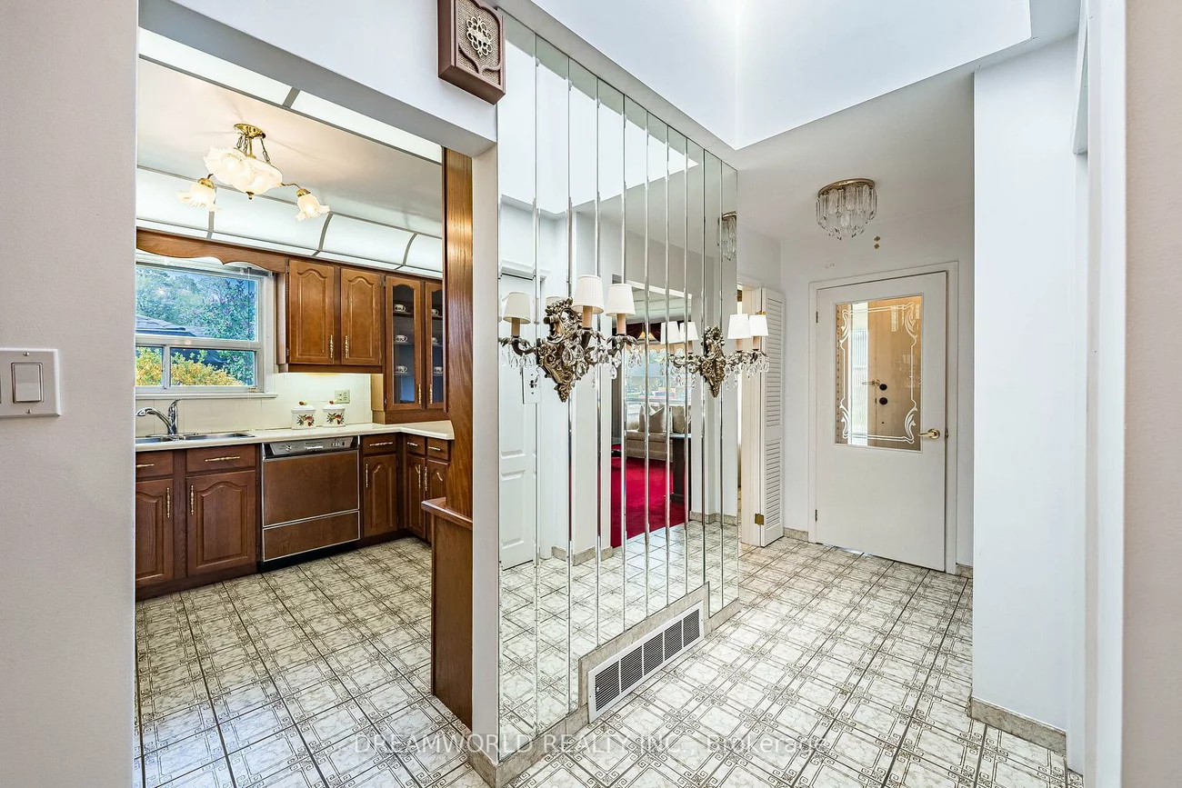 169, Grandravine, York University Heights, Toronto