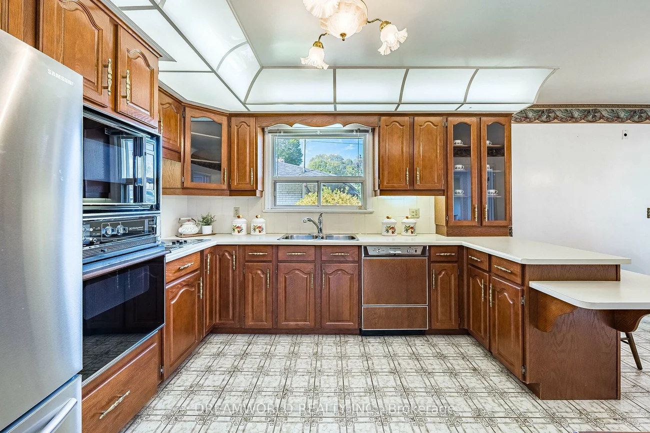 169, Grandravine, York University Heights, Toronto