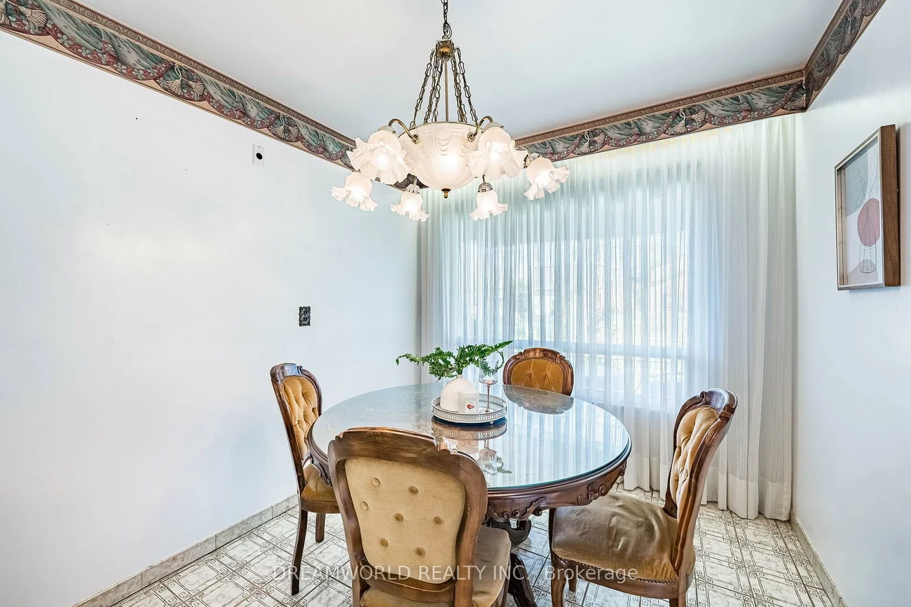 169, Grandravine, York University Heights, Toronto
