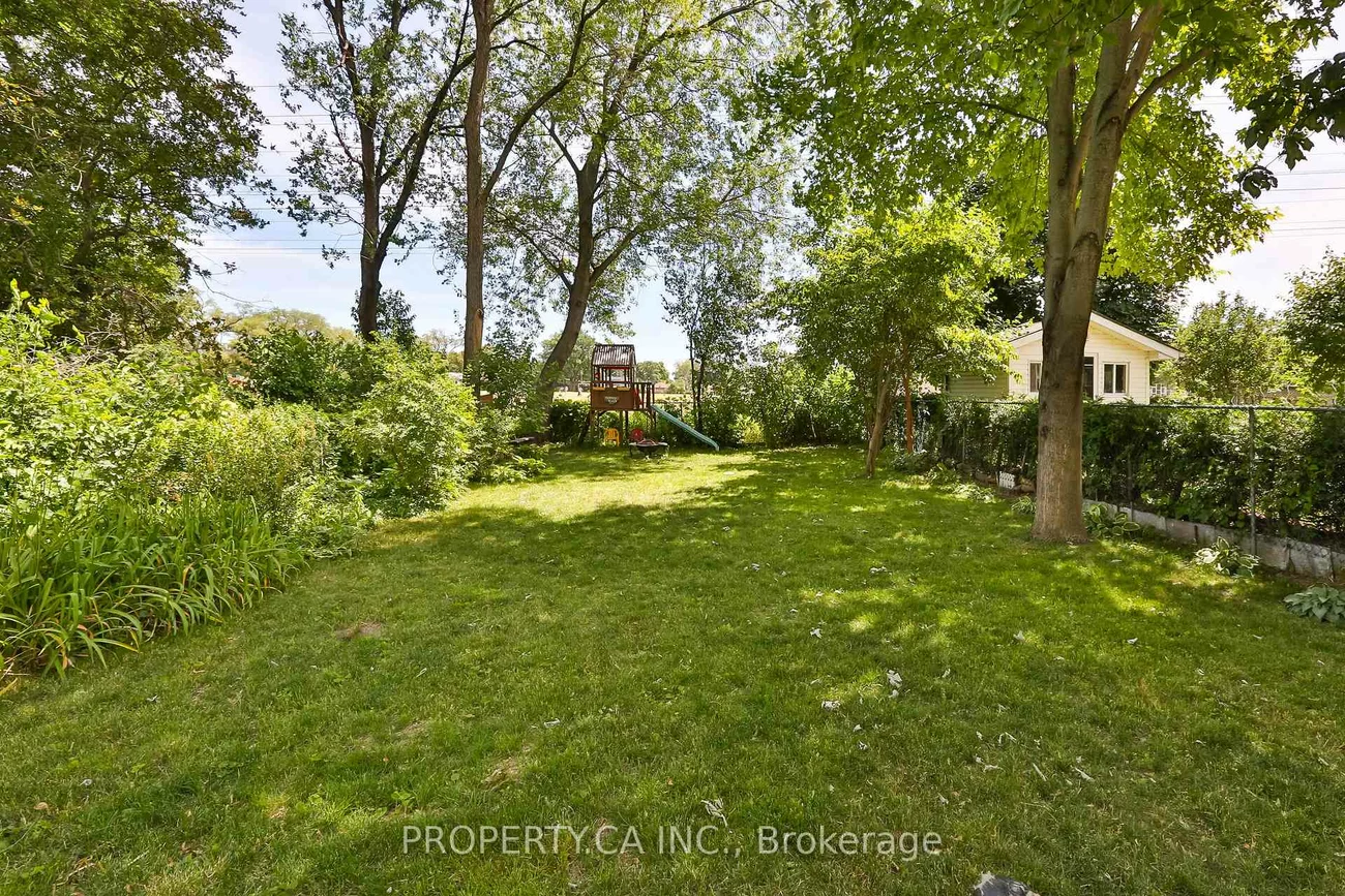 29, Oakfield, Stonegate-Queensway, Toronto
