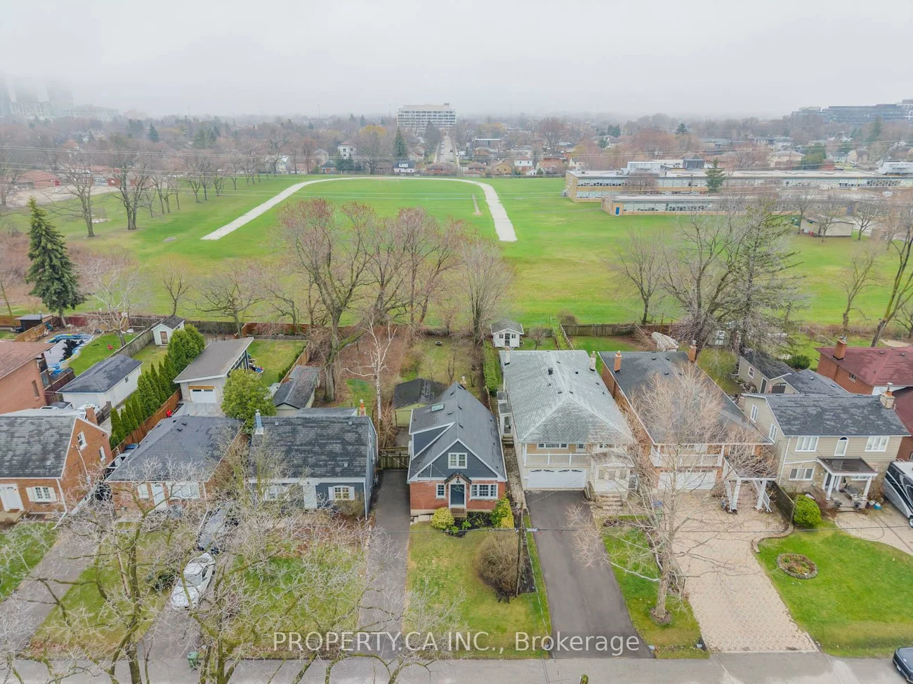 29, Oakfield, Stonegate-Queensway, Toronto