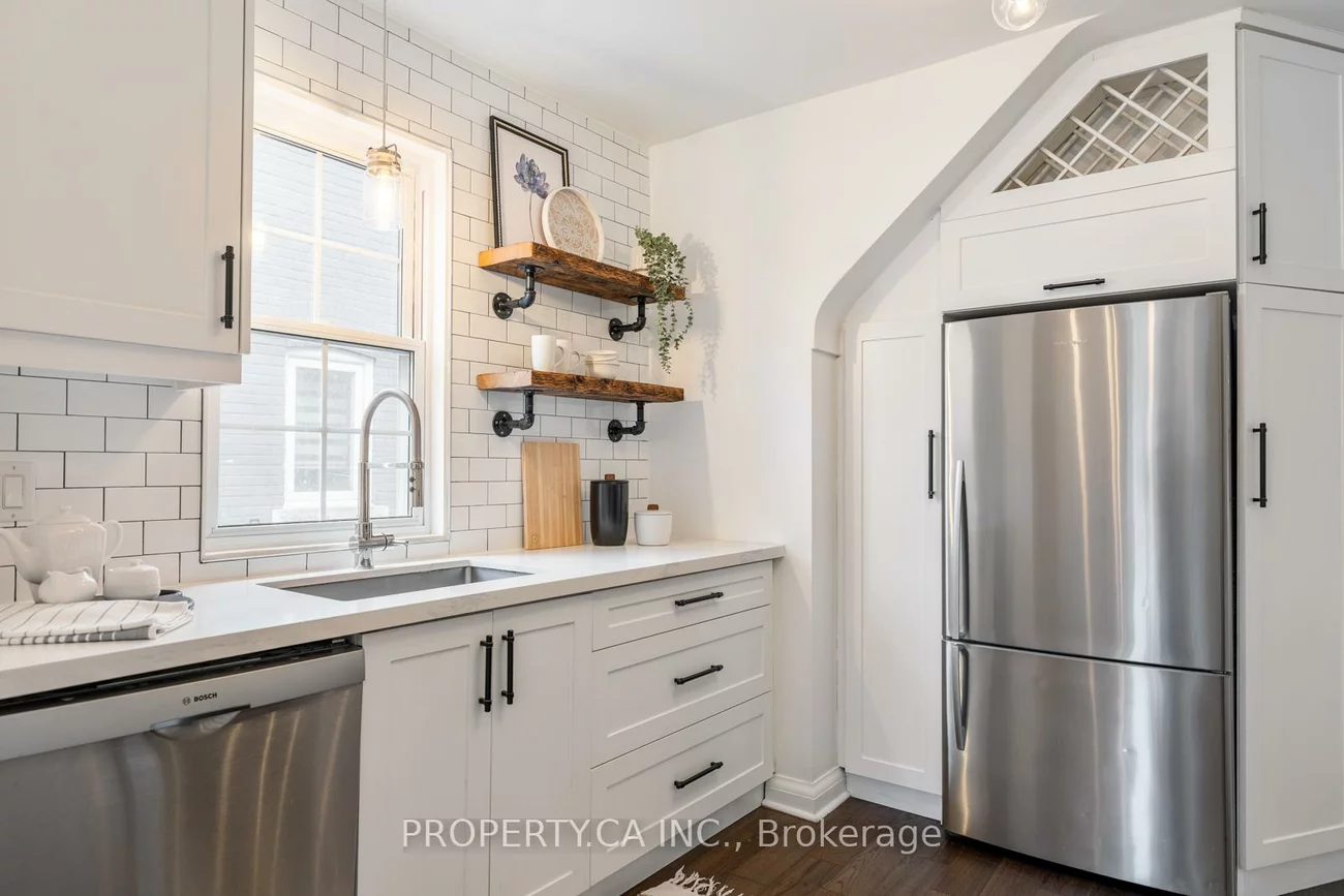 29, Oakfield, Stonegate-Queensway, Toronto