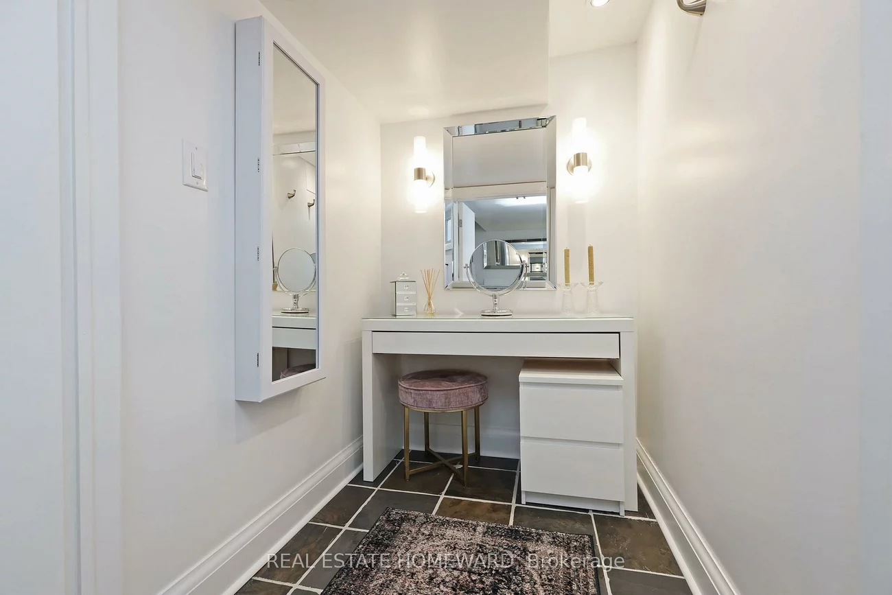 49, Greenfield, Islington-City Centre West, Toronto