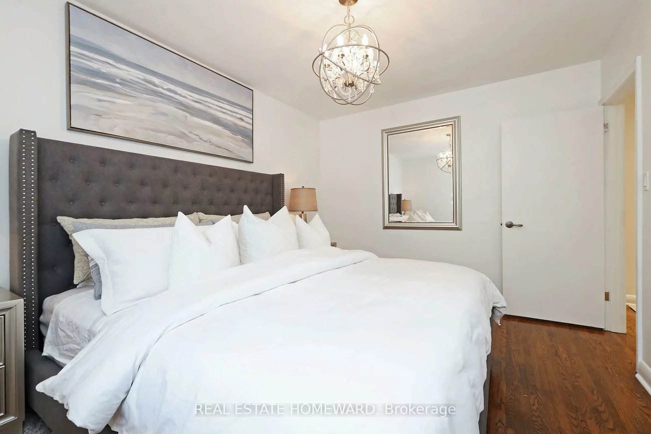 49, Greenfield, Islington-City Centre West, Toronto