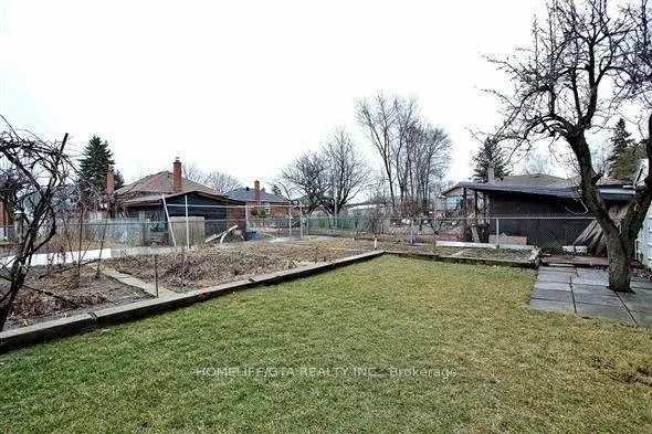 31, Dorking, Downsview-Roding-CFB, Toronto