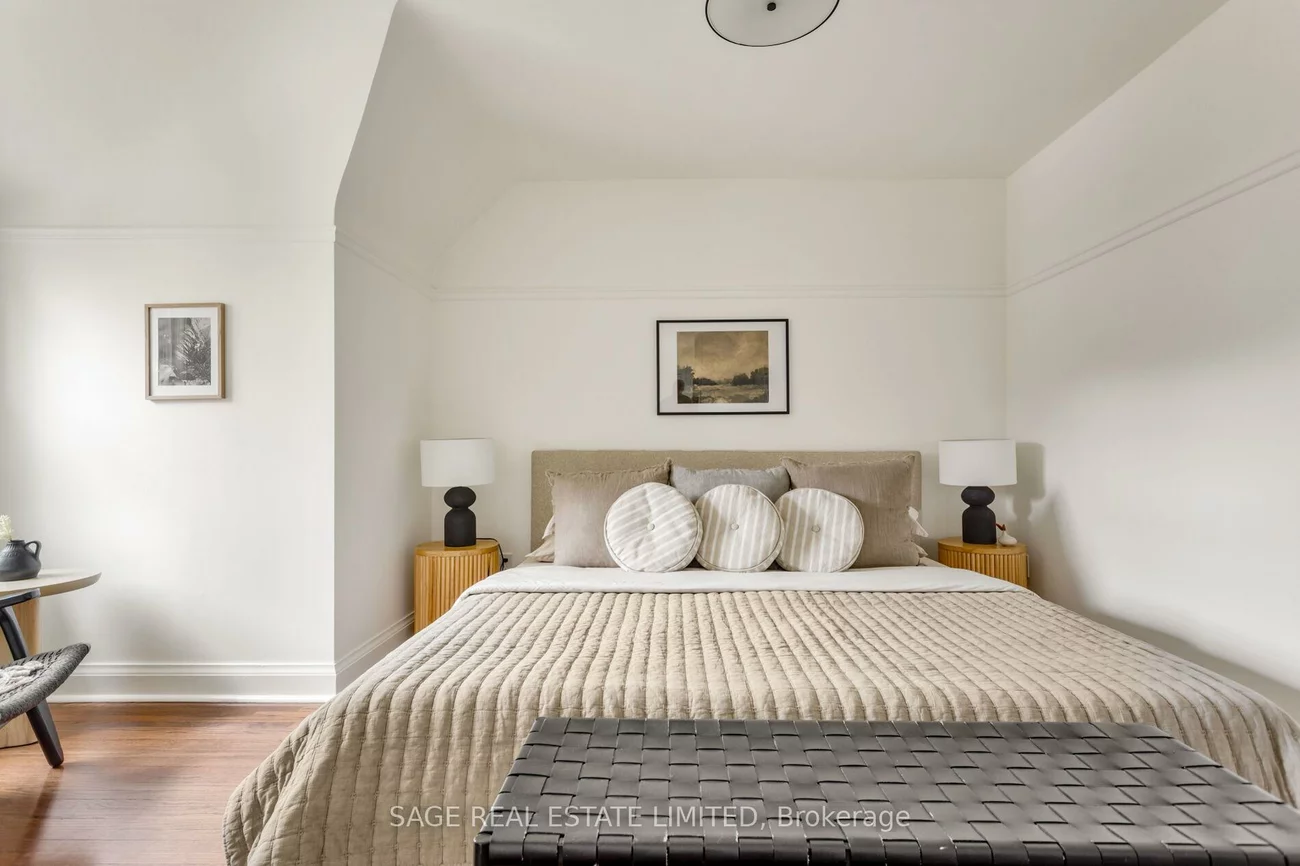 25, Cliveden, Stonegate-Queensway, Toronto