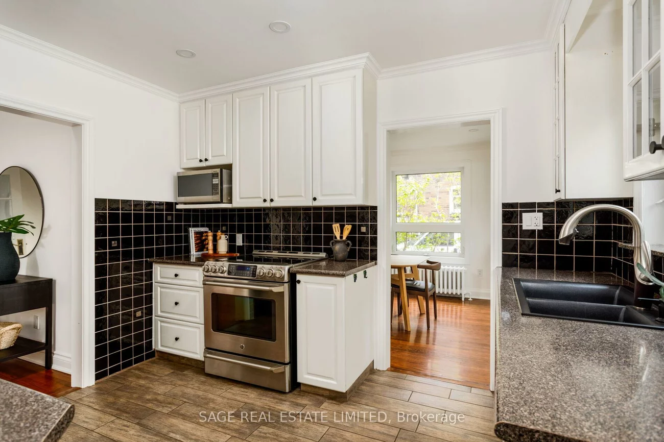 25, Cliveden, Stonegate-Queensway, Toronto
