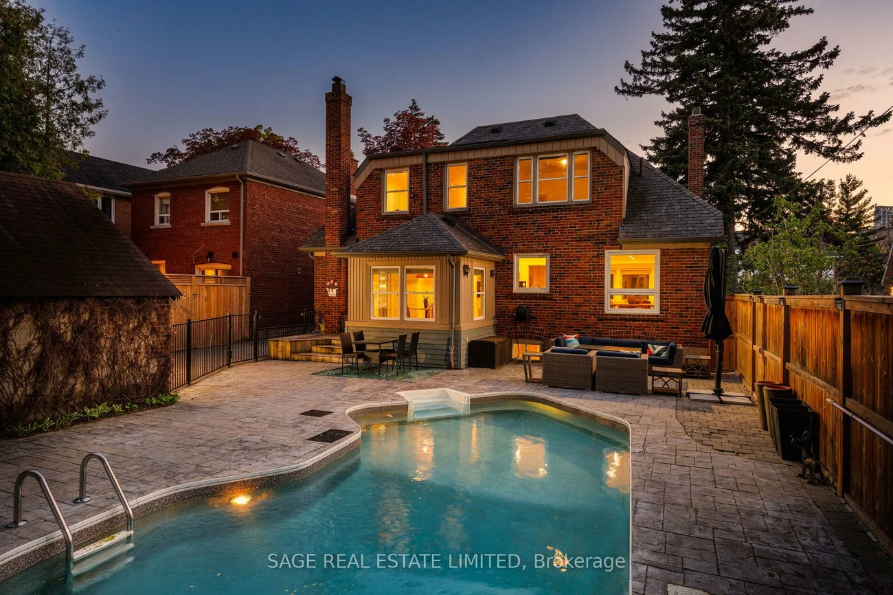 25, Cliveden, Stonegate-Queensway, Toronto