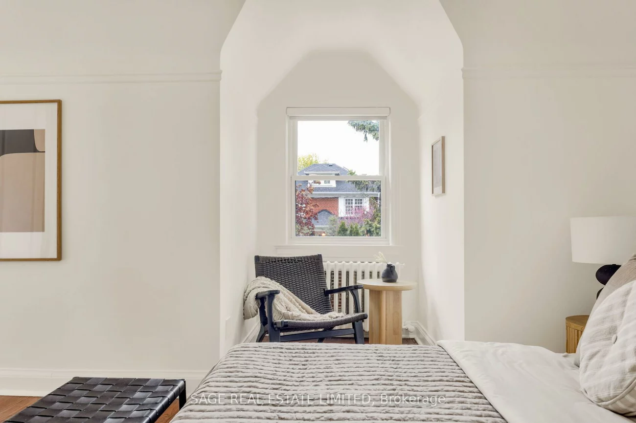 25, Cliveden, Stonegate-Queensway, Toronto