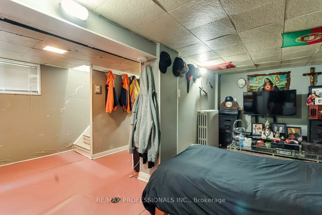 155, Aileen, Keelesdale-Eglinton West, Toronto