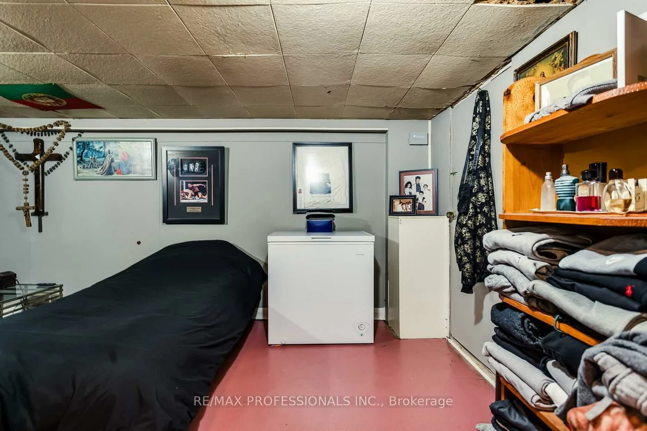 155, Aileen, Keelesdale-Eglinton West, Toronto