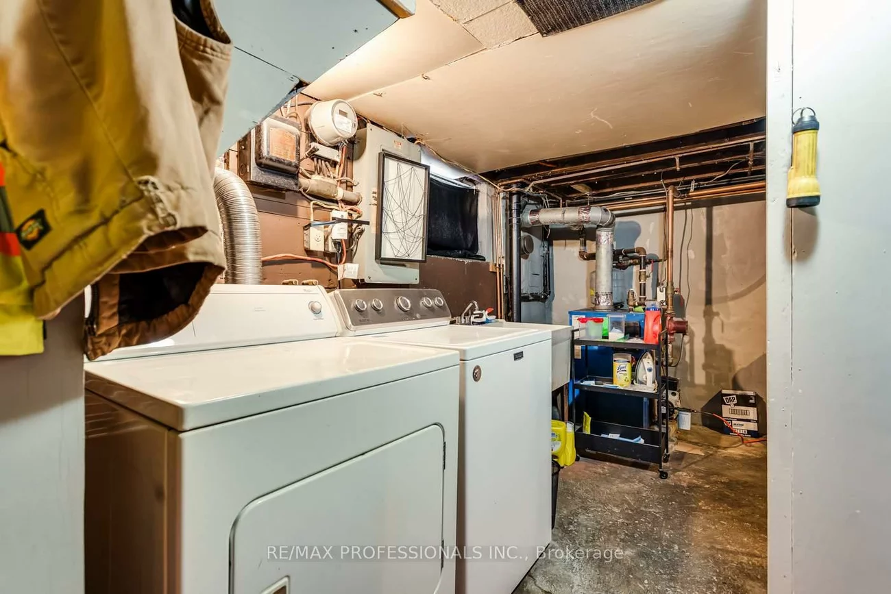 155, Aileen, Keelesdale-Eglinton West, Toronto