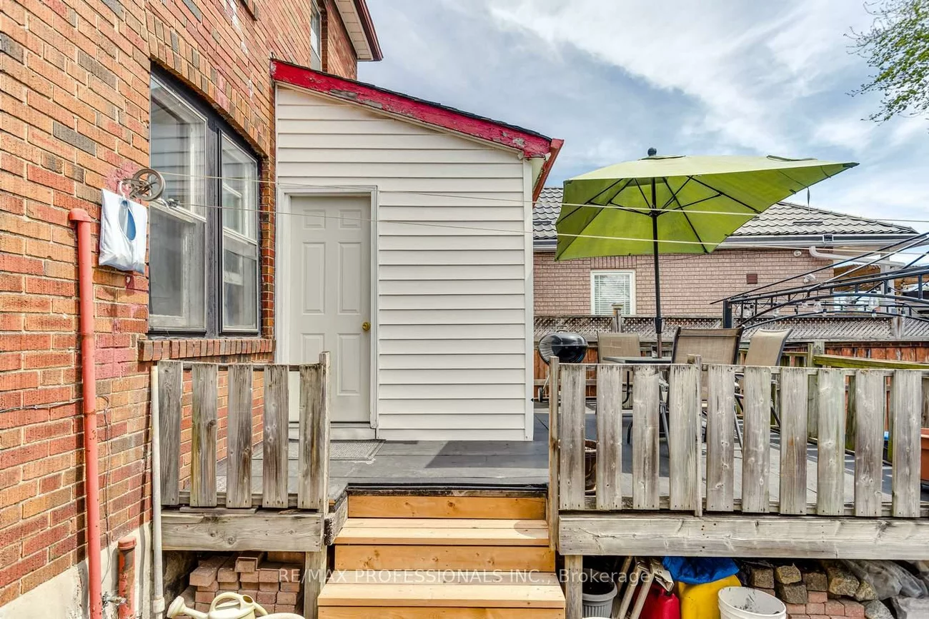 155, Aileen, Keelesdale-Eglinton West, Toronto