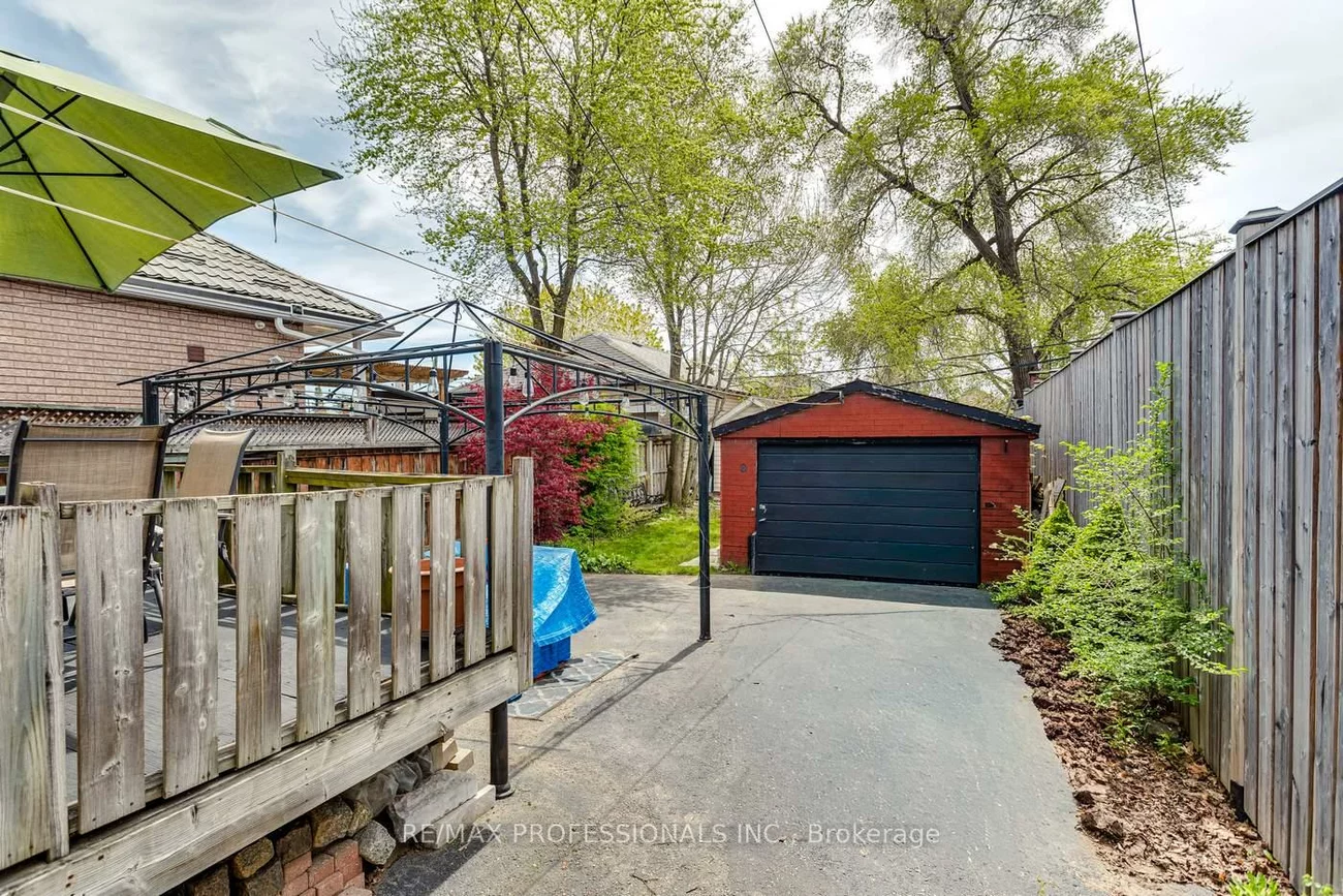 155, Aileen, Keelesdale-Eglinton West, Toronto