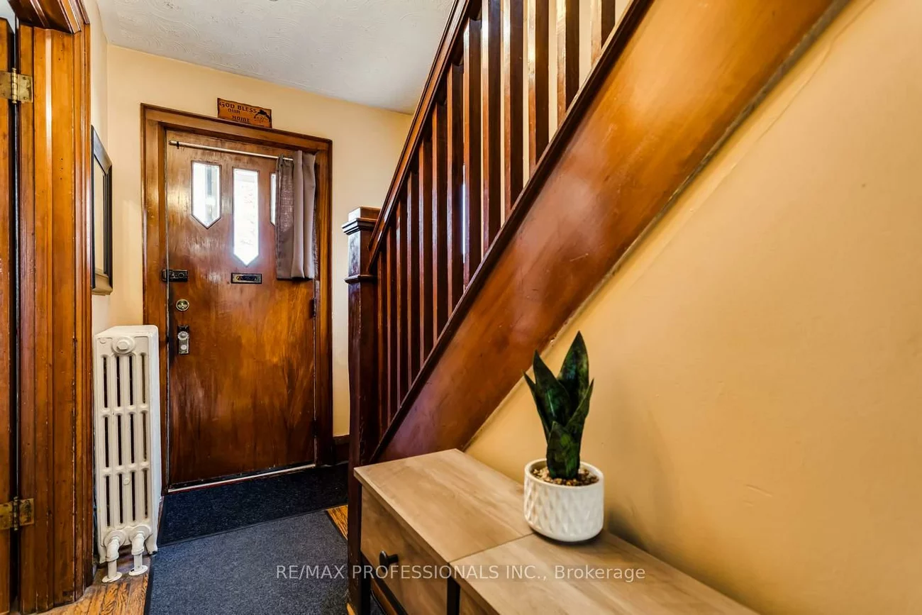 155, Aileen, Keelesdale-Eglinton West, Toronto