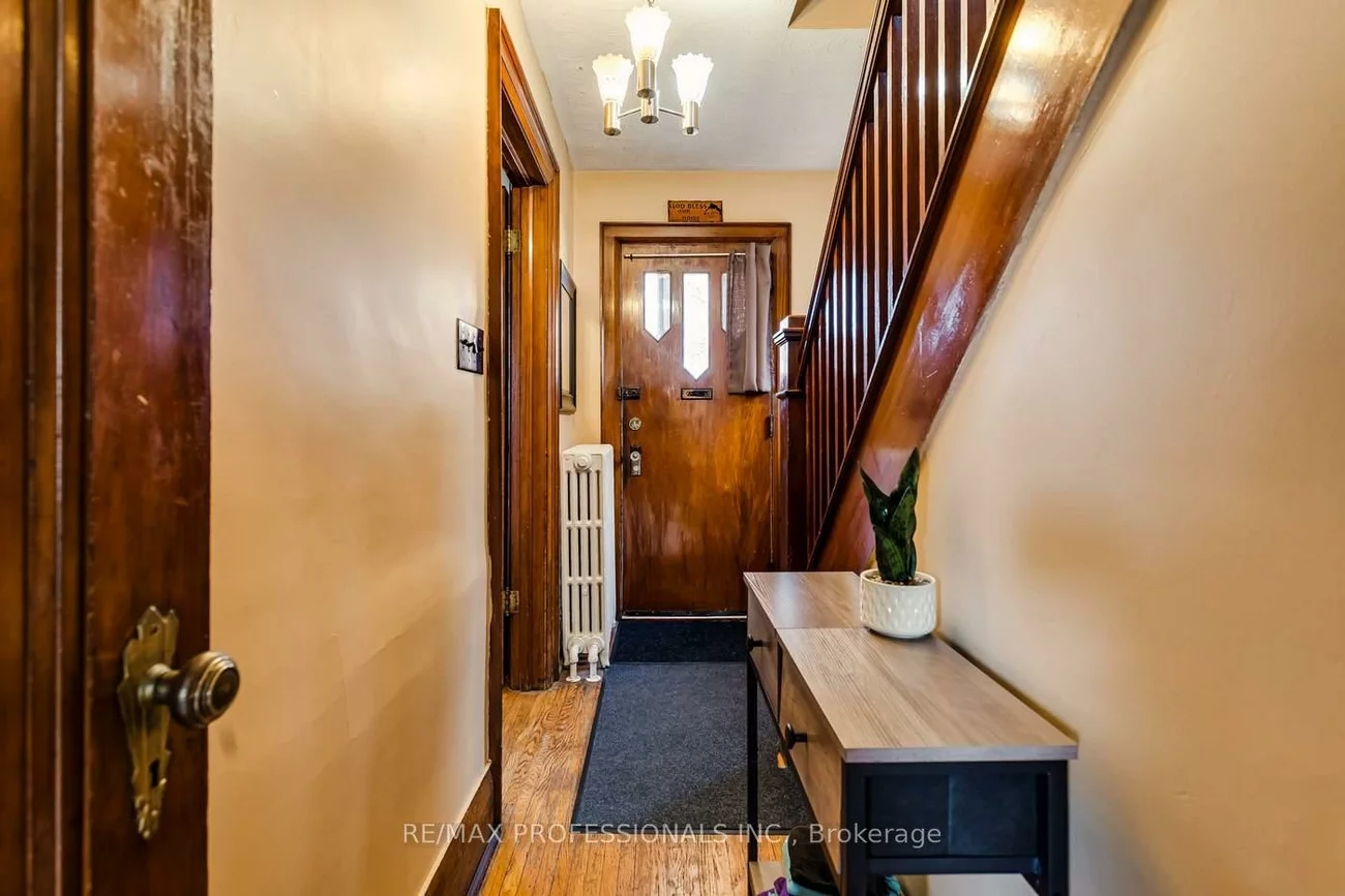 155, Aileen, Keelesdale-Eglinton West, Toronto