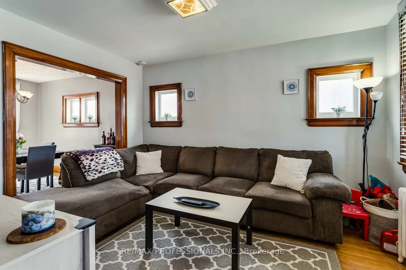 155, Aileen, Keelesdale-Eglinton West, Toronto