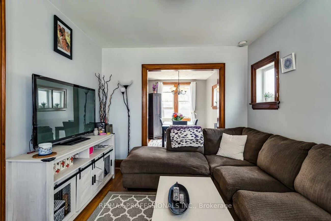 155, Aileen, Keelesdale-Eglinton West, Toronto