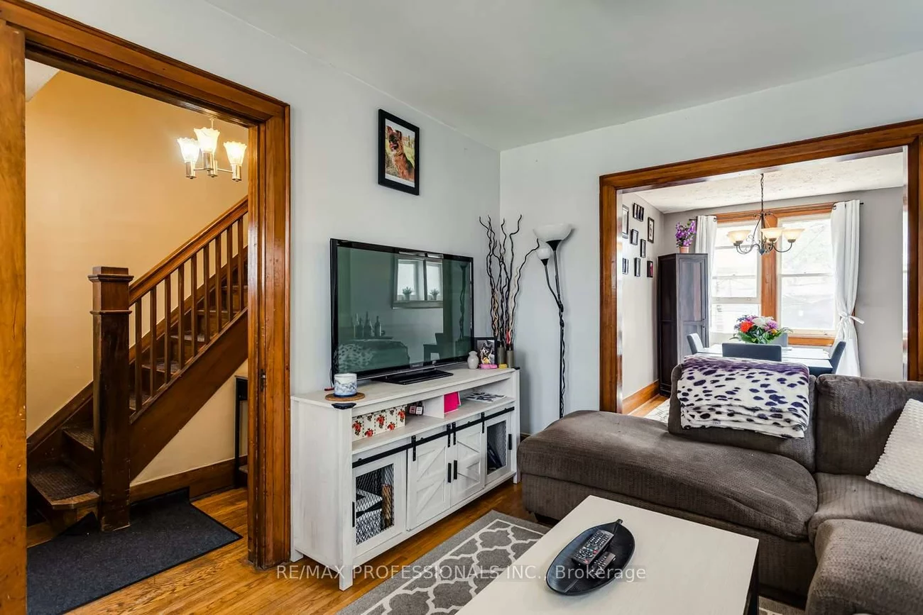 155, Aileen, Keelesdale-Eglinton West, Toronto