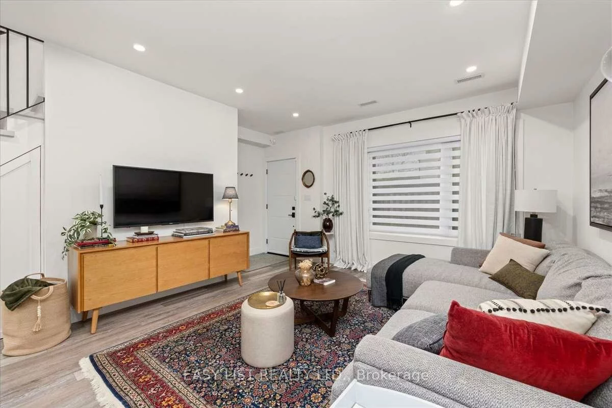 140, Ascot, Corso Italia-Davenport, Toronto
