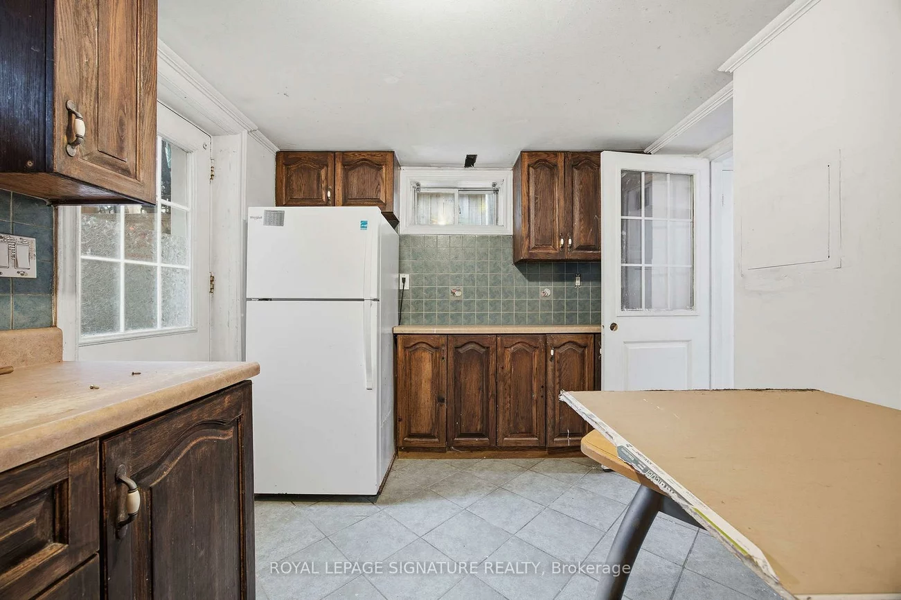 69, Nickle, Mount Dennis, Toronto
