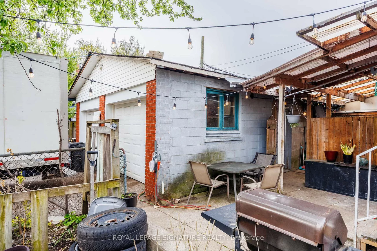 69, Nickle, Mount Dennis, Toronto