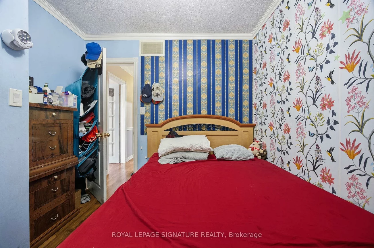 69, Nickle, Mount Dennis, Toronto