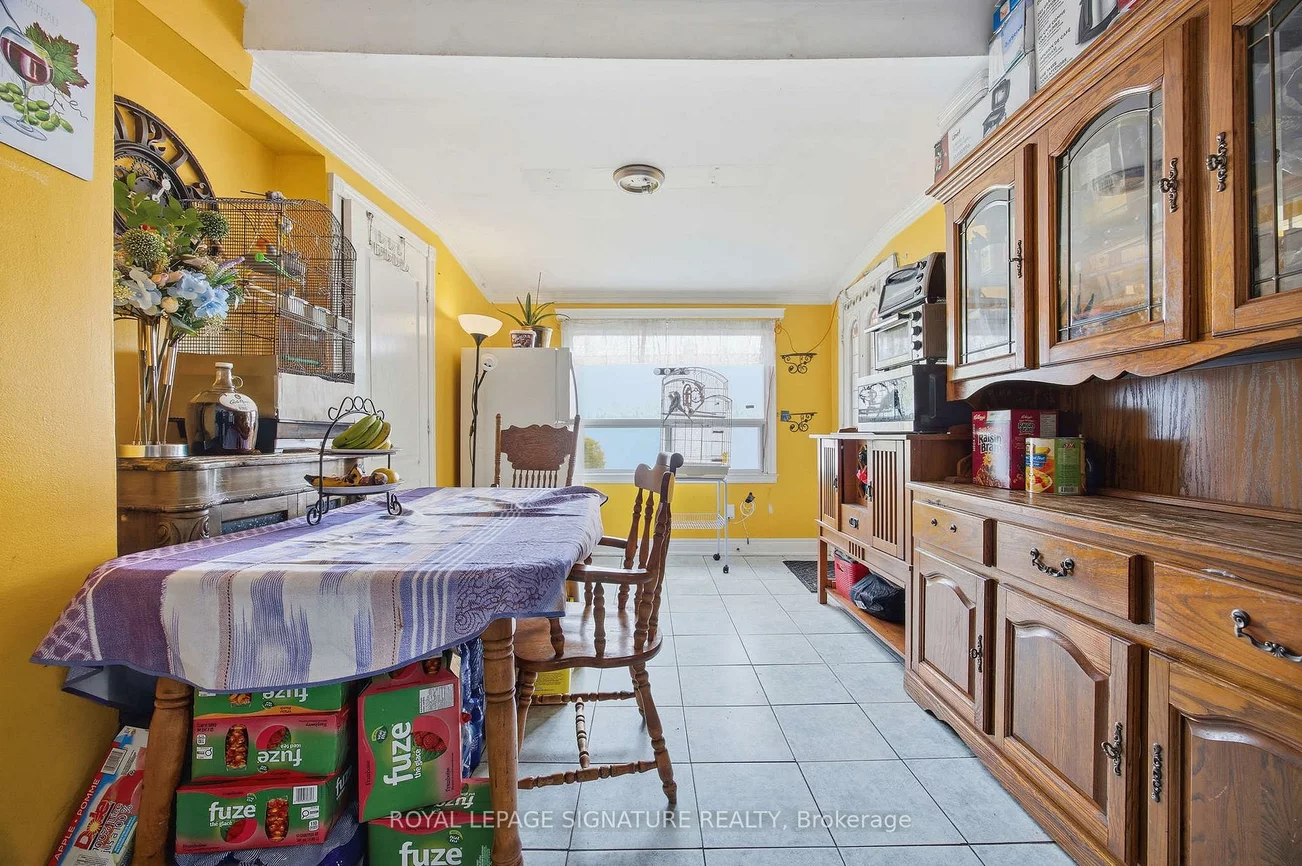 69, Nickle, Mount Dennis, Toronto