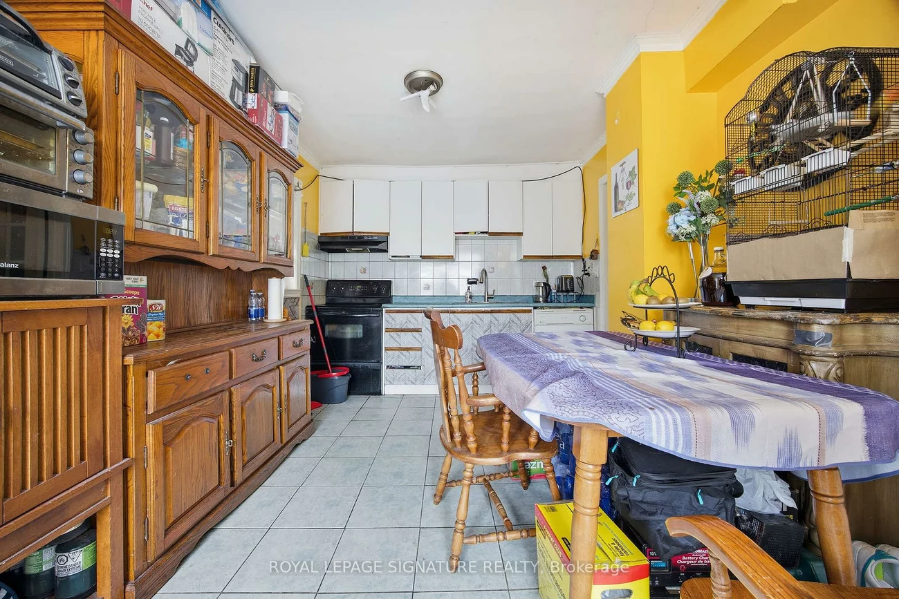 69, Nickle, Mount Dennis, Toronto
