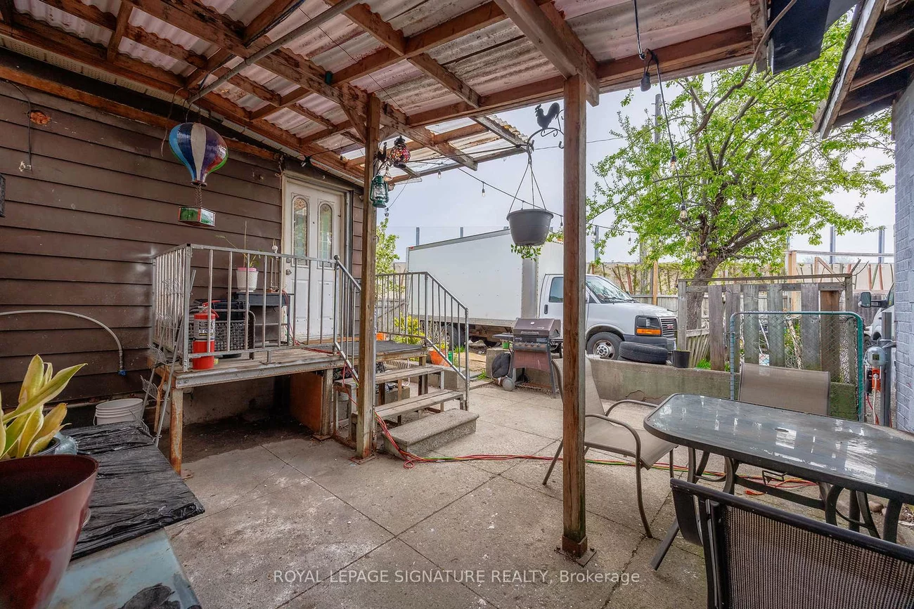 69, Nickle, Mount Dennis, Toronto